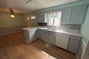 1010 Lancaster Dr, South Bend, IN 46614 - Photo 12