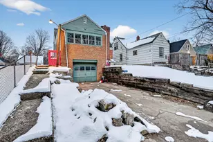 1626 Johnson St, South Bend, IN 46628 - Photo 2