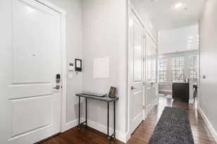 1033 Keenan Ct, South Bend, IN 46615 - Photo 2