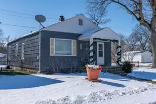 1804 E Calvert St, South Bend, IN 46613 - Photo 1