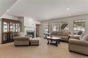 51934 Watersedge Ct, South Bend, IN 46628 - Photo 8