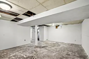 22815 Hartzer Ave, South Bend, IN 46628 - Photo 12