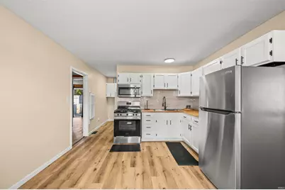 412 E La Salle Avenue, Mishawaka, IN 46637 - Photo 8