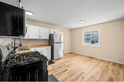 412 E La Salle Avenue, Mishawaka, IN 46637 - Photo 10