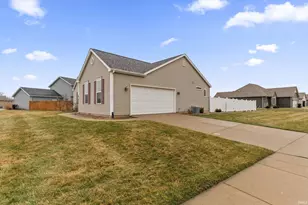 23061 Rumford Dr, South Bend, IN 46628 - Photo 36