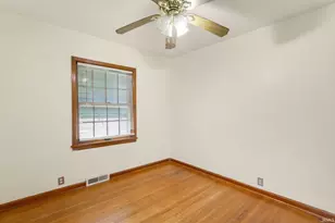 902 Sylvan Ln, South Bend, IN 46619 - Photo 16