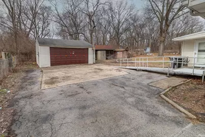 55219 Lexington Avenue, South Bend, IN 46628 - Photo 10