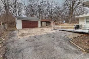 55219 Lexington Ave, South Bend, IN 46628 - Photo 10