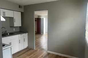 1613 Wilber St, South Bend, IN 46628 - Photo 6