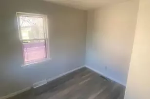 2121 Linden Ave, South Bend, IN 46628 - Photo 8