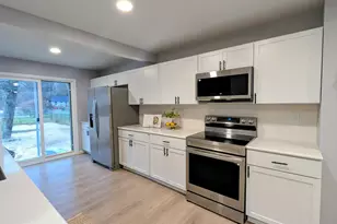 19219 Hamilton St, South Bend, IN 46637 - Photo 12