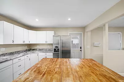 2410 Eisenhower Avenue, South Bend, IN 46615 - Photo 8