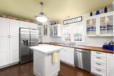 606 Illinois Street, Walkerton, IN 46574 - Photo 6