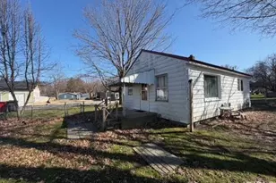 111 S Lake St, Lakeville, IN 46536 - Photo 2