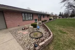 52040 Patricia Ln, South Bend, IN 46628 - Photo 2