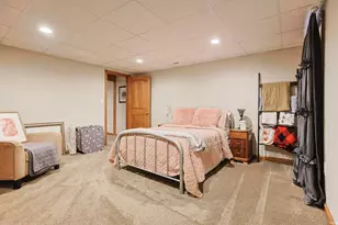 29777 Ashford Dr, Elkhart, IN 46514 - Photo 20