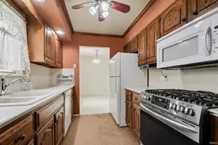 1372 Berkshire Dr, South Bend, IN 46614 - Photo 8