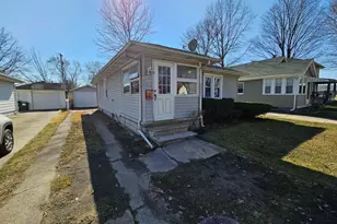 3022 Hartzer St, South Bend, IN 46628 - Photo 2