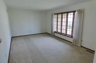 25520 Fawn Ridge Dr, South Bend, IN 46619 - Photo 2