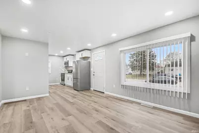 2105 S Taylor Street, South Bend, IN 46613 - Photo 4