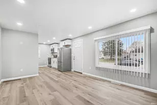 2105 S Taylor St, South Bend, IN 46613 - Photo 4