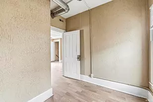 2212 S Michigan St, South Bend, IN 46613 - Photo 22