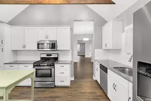 221 Harrison St, Mishawaka, IN 46544 - Photo 4