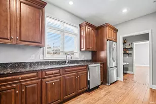 330 N Sunnyside Ave, South Bend, IN 46617 - Photo 6
