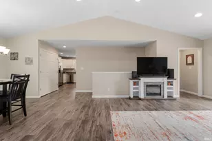 10755 Dunn Rd, Osceola, IN 46561 - Photo 6