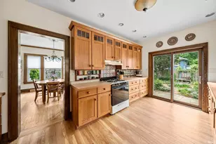 210 Wakewa Ave, South Bend, IN 46617 - Photo 10