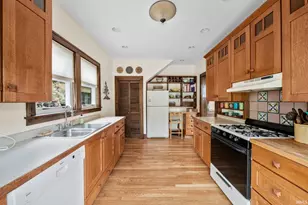 210 Wakewa Ave, South Bend, IN 46617 - Photo 12