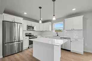 23179 Rumford Dr, South Bend, IN 46628 - Photo 6