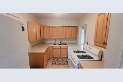 525 W Angela Boulevard, South Bend, IN 46617 - Photo 6