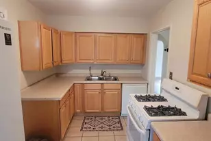 525 W Angela Blvd, South Bend, IN 46617 - Photo 6