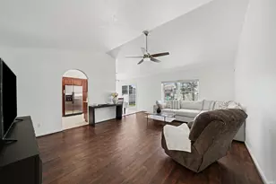 55355 Suncrest Dr, New Carlisle, IN 46552 - Photo 2