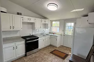 807 W Lowell Ave, Mishawaka, IN 46545 - Photo 8