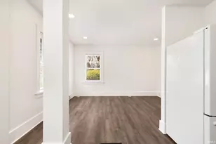 1202 S Twyckenham Dr, South Bend, IN 46615 - Photo 8