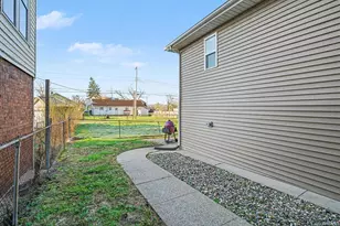 211 E Battell St, Mishawaka, IN 46545 - Photo 22