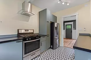 1060 Woodward Ave, South Bend, IN 46616 - Photo 8