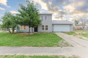 4024 Addison St, South Bend, IN 46614 - Photo 2