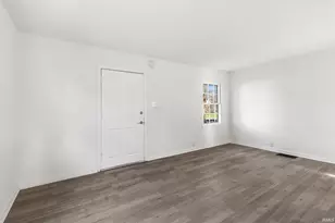 1419 Johnson St, South Bend, IN 46628 - Photo 8