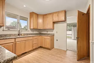 53050 Crestview Dr, South Bend, IN 46635 - Photo 8