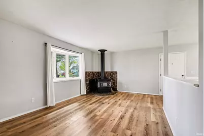 18360 Roosevelt Road, South Bend, IN 46614 - Photo 6