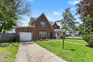 1237 Blaine Ave, South Bend, IN 46616 - Photo 2