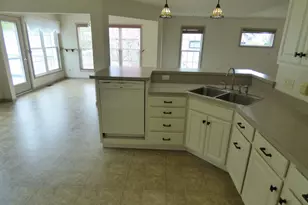 6433 Armstrong Dr, South Bend, IN 46614 - Photo 8