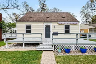 2226 Beverly Pl, South Bend, IN 46616 - Photo 1