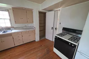 1621 College St, South Bend, IN 46628 - Photo 8