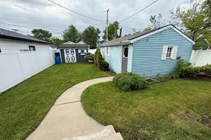 1747 Linden Ave, Mishawaka, IN 46544 - Photo 22