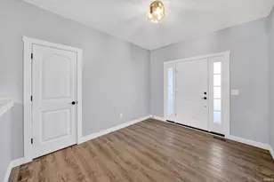 54715 Pierre Trails Dr, Osceola, IN 46561 - Photo 2