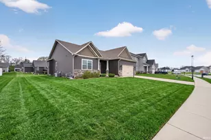 54715 Pierre Trails Dr, Osceola, IN 46561 - Photo 2